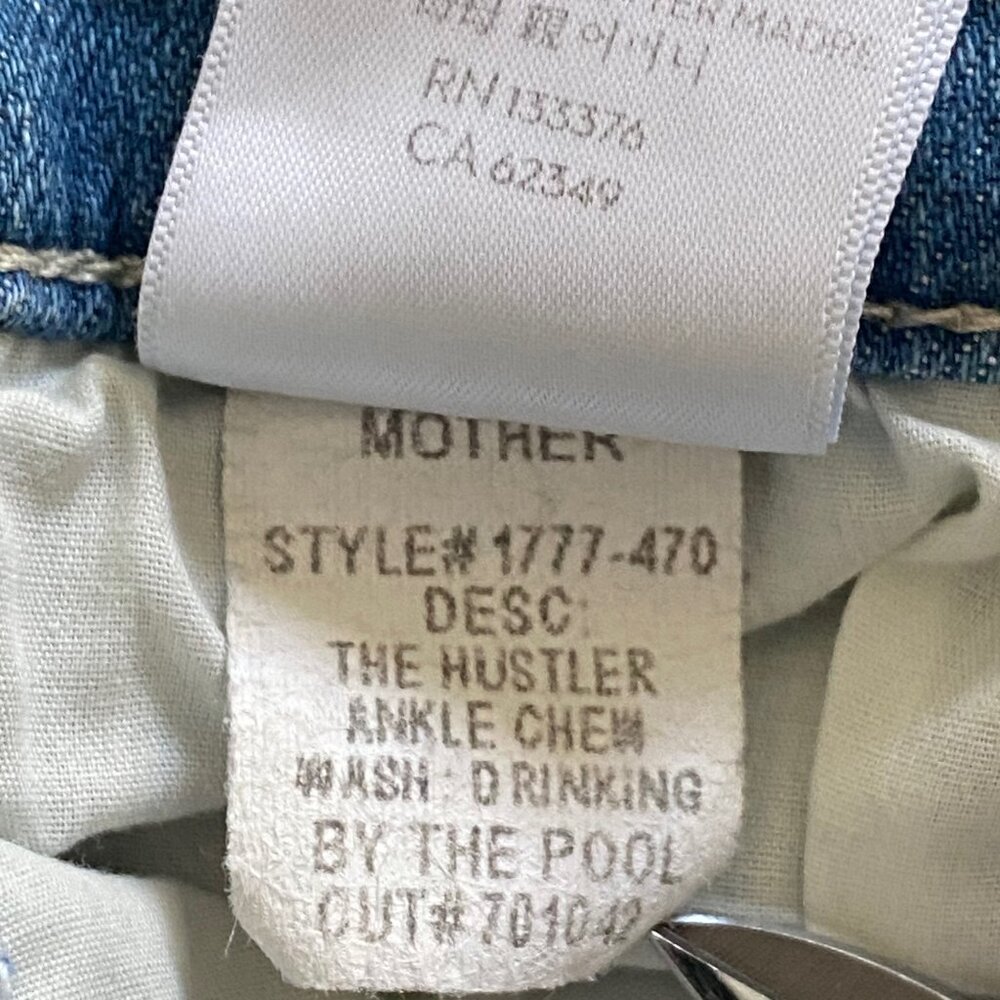 Mother The Hustler Ankle Chew Jeans Distressed Drinking By The Pool 25 - Picture 13 of 16